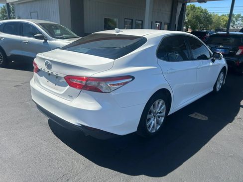 Used 2019 Toyota Camry LE FWD image 6