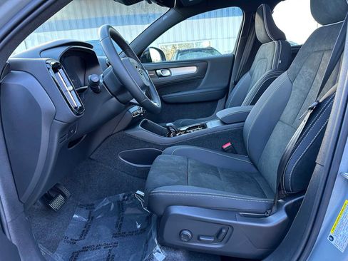New 2026 Volvo XC40 B5 Ultra w/ Climate Package image 19