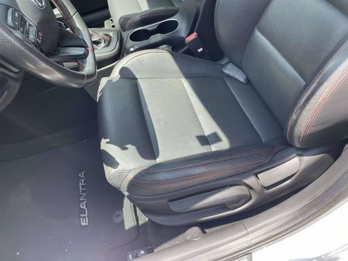 Used 2018 Hyundai Elantra Sport FWD image 13