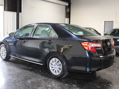 Used 2012 Toyota Camry LE FWD image 5