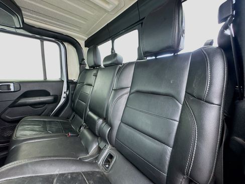 Used 2020 Jeep Gladiator Overland AWD/4WD image 15