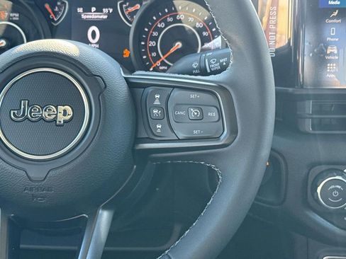 New 2026 Jeep Gladiator Sport AWD/4WD image 15