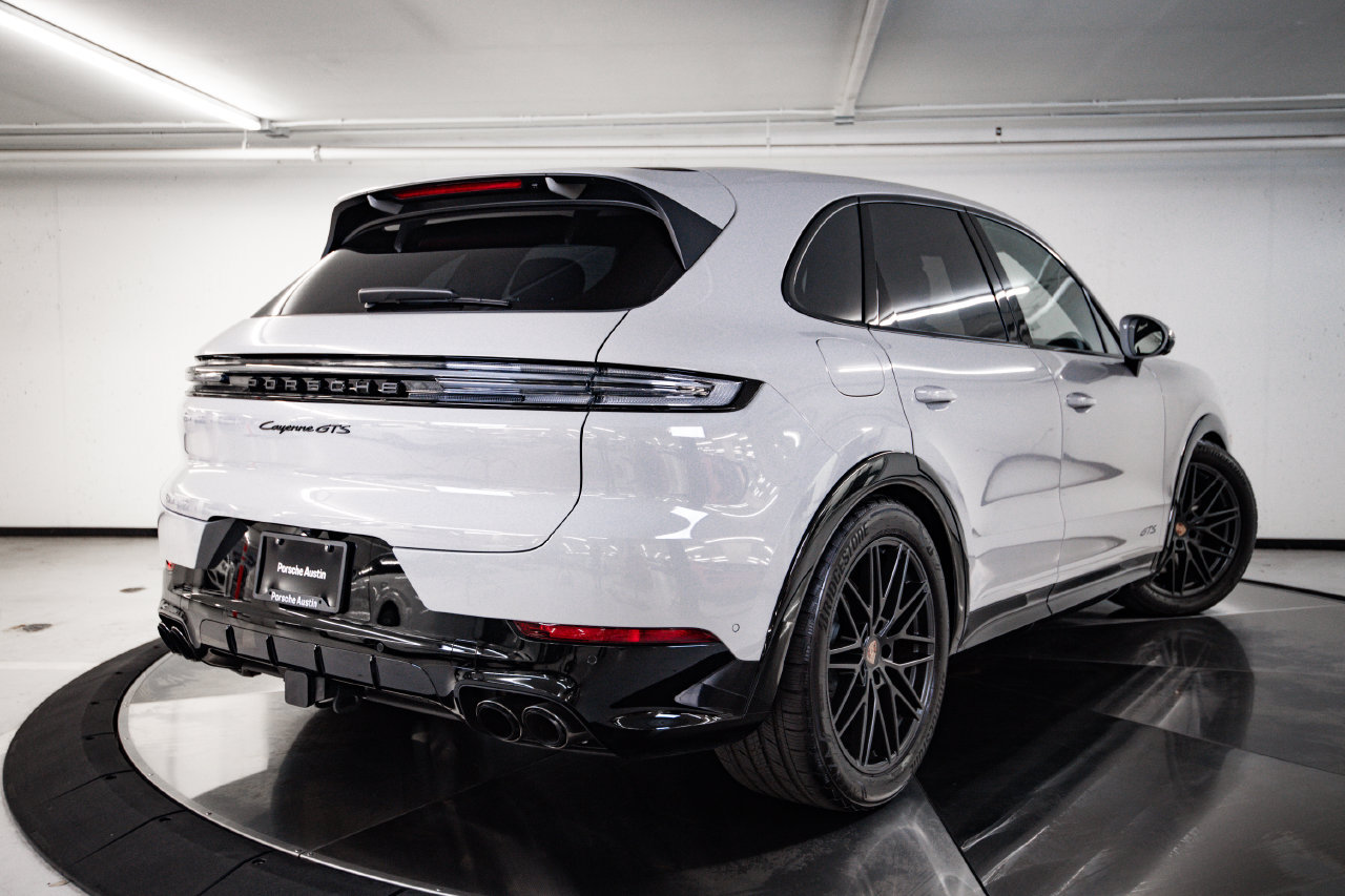 Certified 2026 Porsche Cayenne GTS AWD/4WD image 6