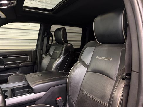 Used 2021 RAM 2500 Laramie w/ Night Edition AWD/4WD image 9