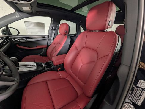 New 2026 Porsche Macan AWD/4WD image 5