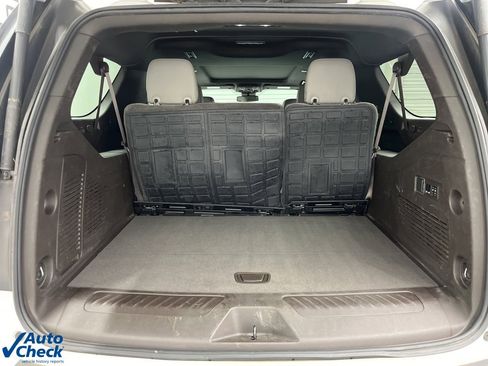 Used 2023 GMC Yukon XL SLT w/ SLT Luxury Package image 26