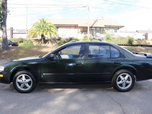 Used 1997 Nissan Maxima GXE FWD image 4