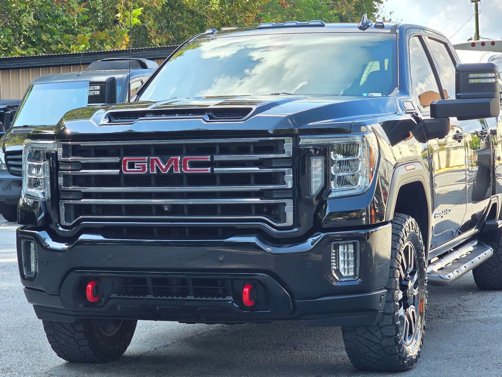 Used 2020 GMC Sierra 2500 AT4 w/ AT4 Premium Package AWD/4WD image 2