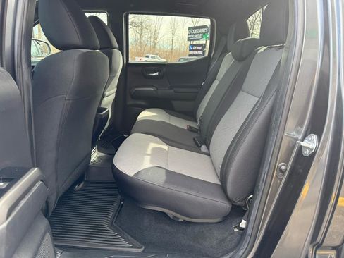 Used 2023 Toyota Tacoma TRD Sport image 14