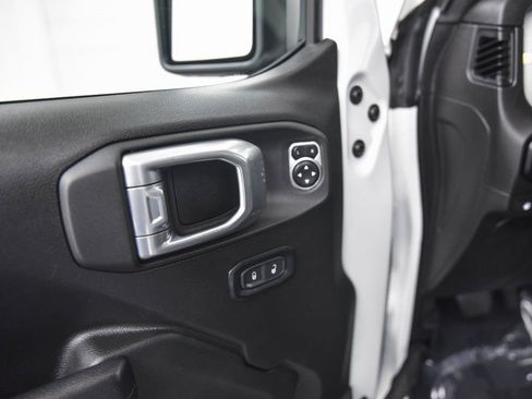 Used 2024 Jeep Wrangler Unlimited AWD/4WD image 10
