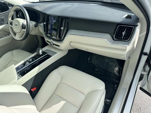 Certified 2025 Volvo XC60 T8 Plus w/ Protection Package Premier image 26
