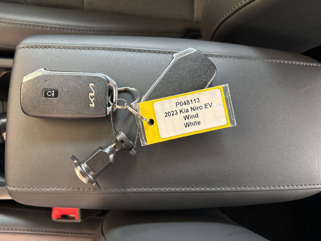 Used 2023 Kia Niro Wind FWD image 15