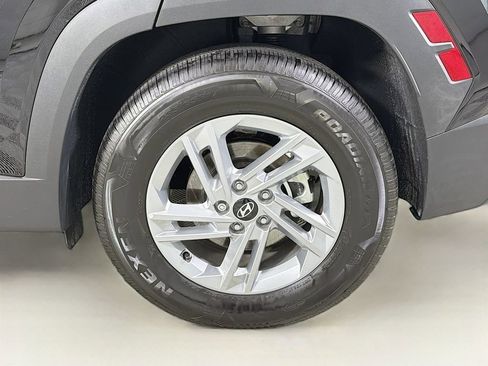 Used 2025 Hyundai Tucson SE image 30