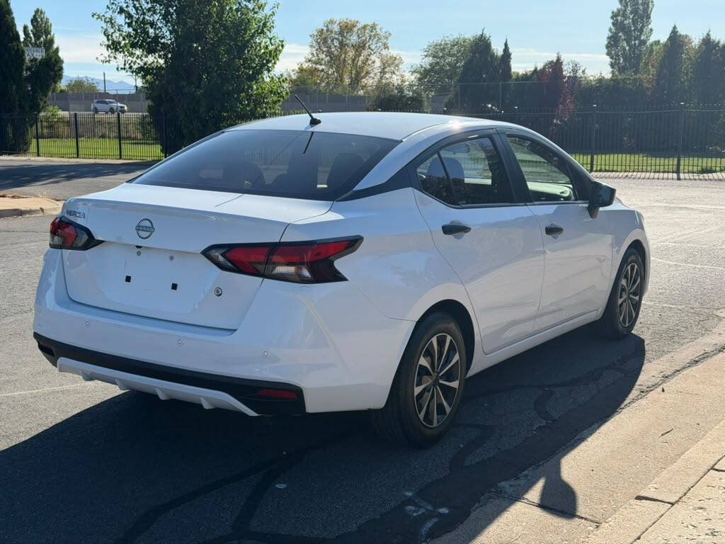 Used 2024 Nissan Versa S FWD image 5