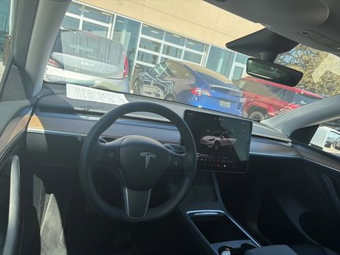 Used 2023 Tesla Model Y Long Range image 14