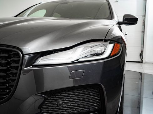 Used 2023 Jaguar F-PACE S image 15