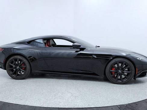 Used 2018 Aston Martin DB11 Coupe RWD image 6