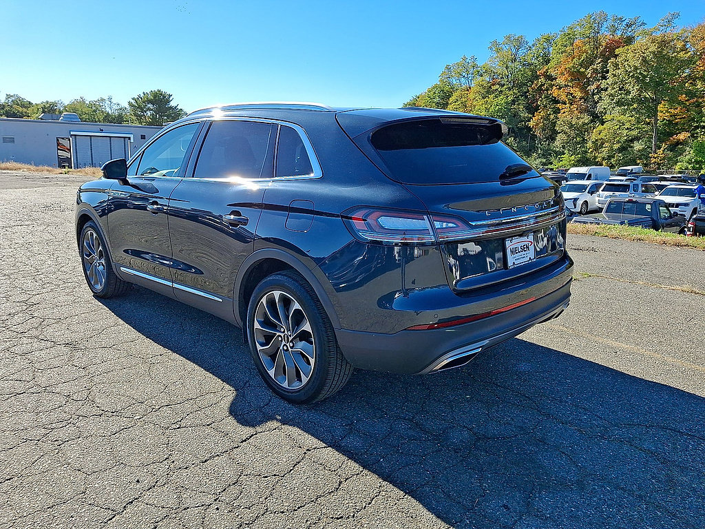 Used 2023 Lincoln Nautilus Reserve AWD/4WD image 6