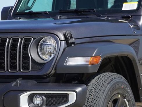 New 2026 Jeep Gladiator Sport AWD/4WD image 4