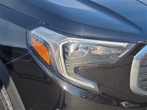 Used 2018 GMC Terrain SLE image 9