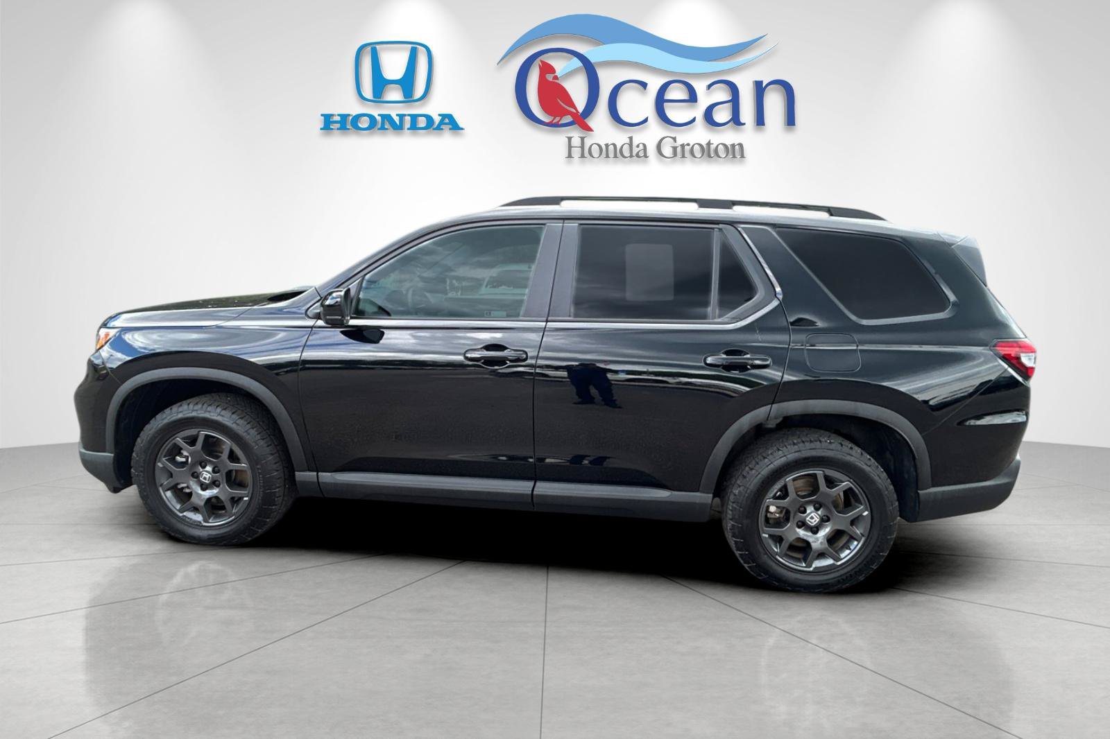 Used 2023 Honda Pilot TrailSport image 6