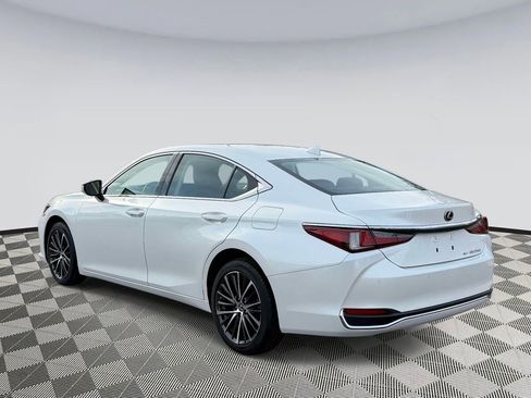 Used 2023 Lexus ES 250 w/ Premium Package AWD/4WD image 4