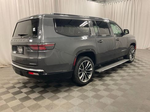 Used 2023 Jeep Wagoneer L Series III w/ Premium Group I image 3