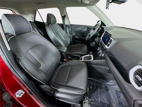 Certified 2025 Hyundai Venue Limited FWD image 27
