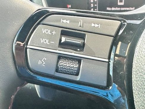 Used 2025 Honda Pilot Black Edition image 13