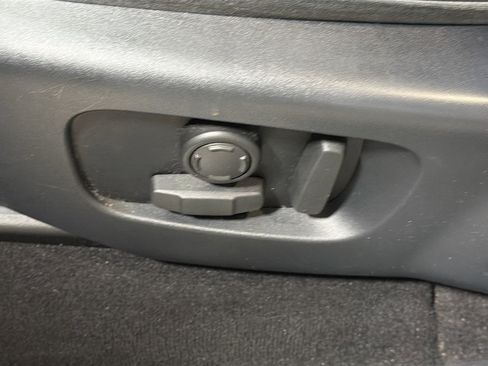 Certified 2020 Land Rover Range Rover Velar R-Dynamic S image 12