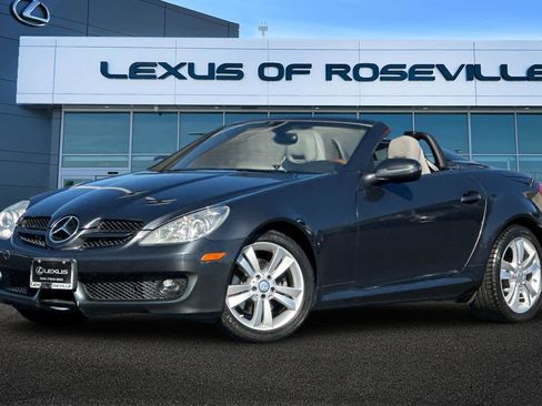 Used 2010 Mercedes-Benz SLK 300 image 1