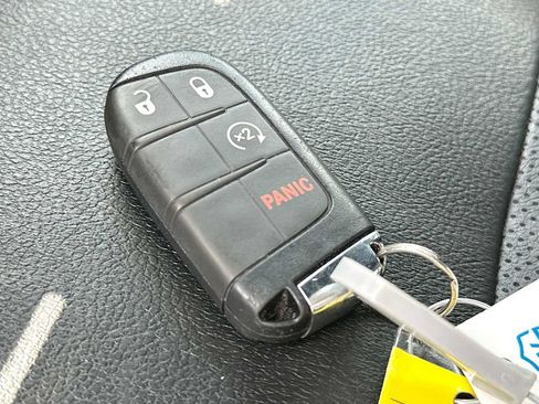 Used 2023 Jeep Compass Limited AWD/4WD image 29