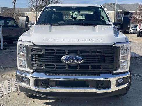 New 2026 Ford F250 XL w/ XL Chrome Package image 8