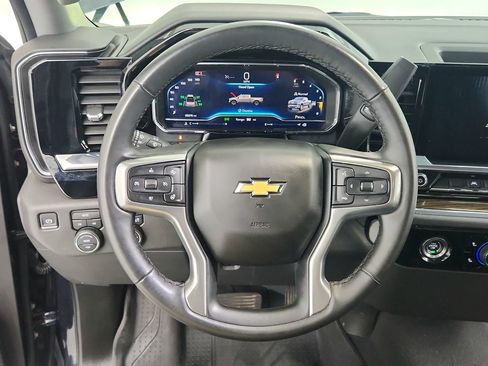 Used 2024 Chevrolet Silverado 1500 LT AWD/4WD image 19