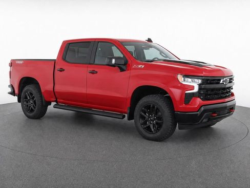 Used 2025 Chevrolet Silverado 1500 LT Trail Boss w/ LT Trail Boss Premium Package AWD/4WD image 2