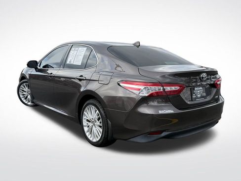 Used 2020 Toyota Camry XLE FWD image 10
