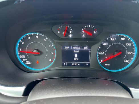 Used 2021 Chevrolet Traverse LS image 25