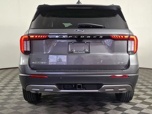 Used 2025 Ford Explorer Active w/ Active Comfort Package AWD/4WD image 8