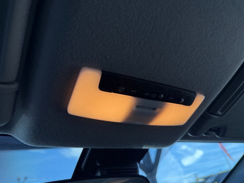 Used 2025 Nissan Versa S w/ Trunk Package image 20