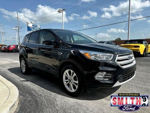 Certified 2019 Ford Escape SE FWD image 3