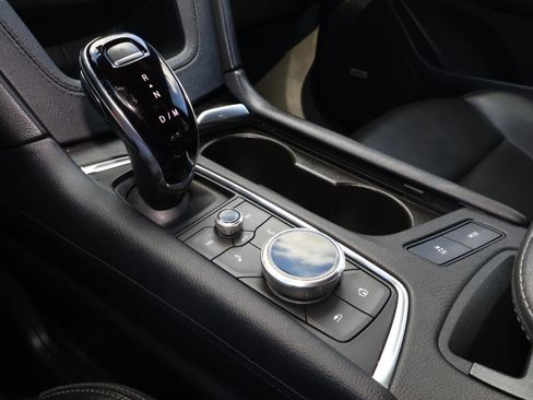 Used 2023 Cadillac XT6 Luxury image 31