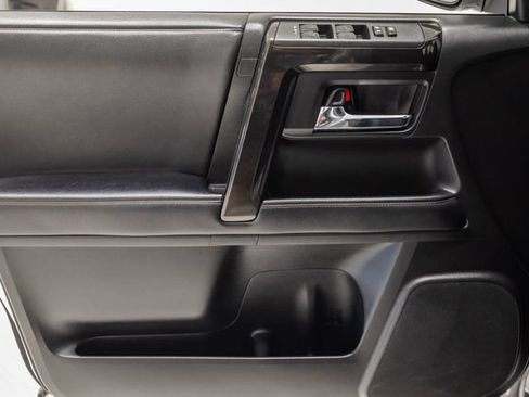 Used 2020 Toyota 4Runner TRD Off-Road AWD/4WD image 8