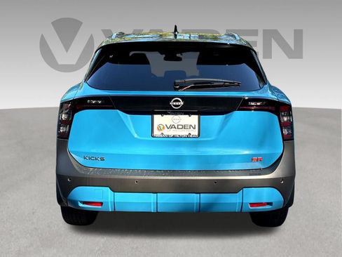 Used 2025 Nissan Kicks SR FWD image 27