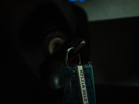 Used 2012 Toyota Sienna XLE image 22