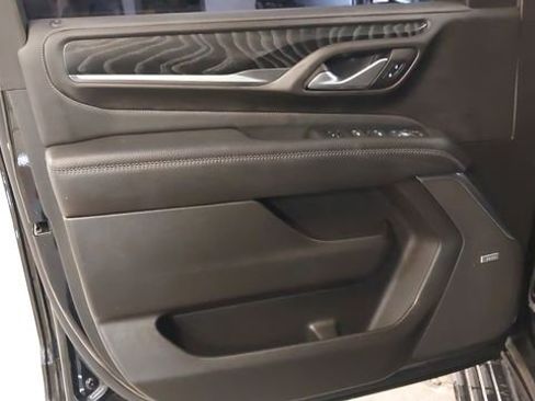 Used 2022 GMC Yukon Denali w/ Denali Ultimate Package AWD/4WD image 19