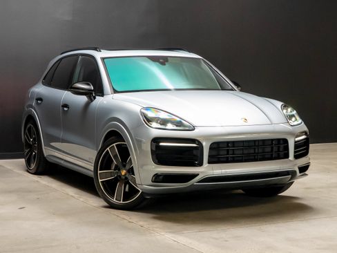 Certified 2022 Porsche Cayenne GTS AWD/4WD image 9