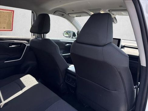 Certified 2025 Toyota RAV4 XLE FWD image 22