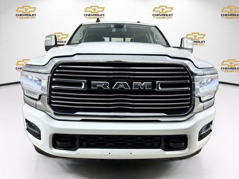 Used 2023 RAM 2500 Laramie AWD/4WD image 2
