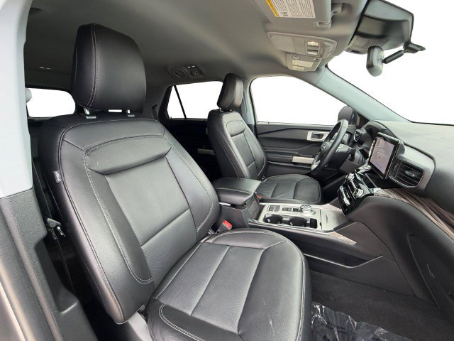 Used 2021 Ford Explorer Limited w/ Equipment Group 301A RWD image 16