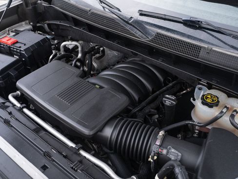 Used 2020 Chevrolet Silverado 1500 LT Trail Boss image 9